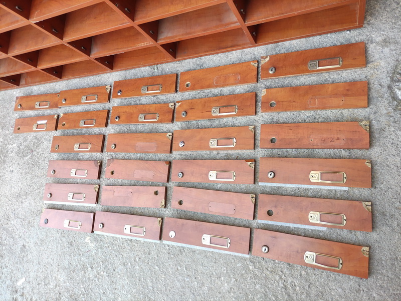 buzon casillero int madera roto faltanpiezas 83x202x25 1u